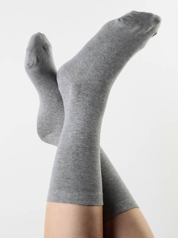 Albero Natur, Basic-Socken aus 98% Bio-Baumwolle u. 2% Elasthan, Farbe grau